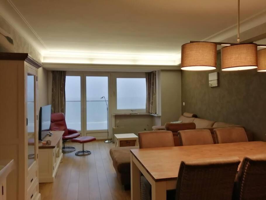 Lovely N° 9 Op Ieder Moment Een Prachtig Zeezicht & Zwembad Middelkerke Zewnętrze zdjęcie